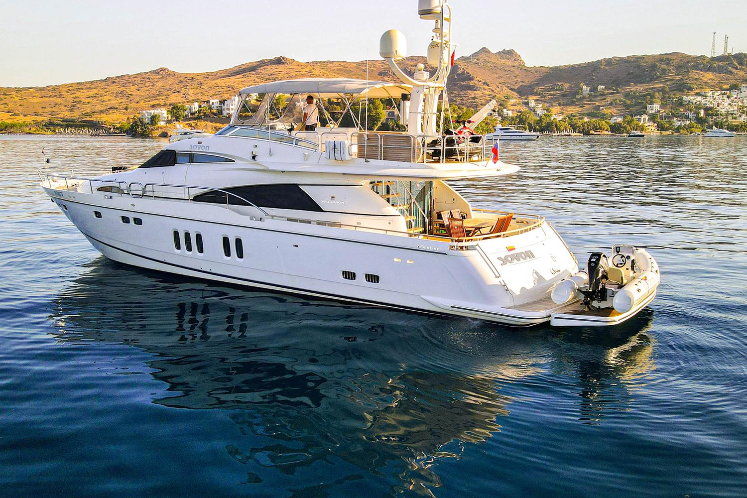 Экстерьер Fairline Squadron 74 2003 MY SEVEN/Exterior Fairline Squadron 74 2003 MY SEVEN