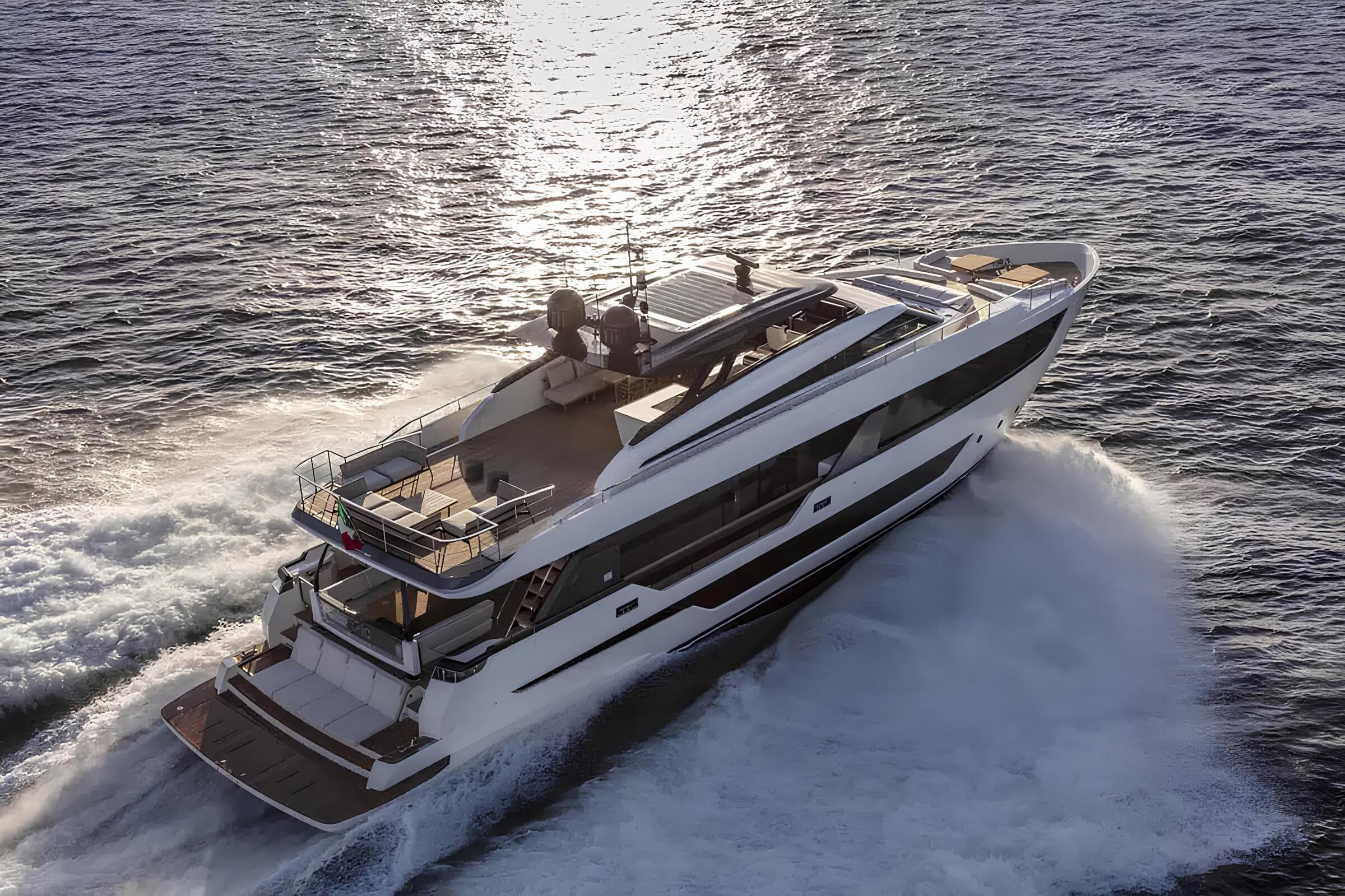 Экстерьер Ferretti 1000 2021 MY EPIC/Exterior Ferretti 1000 2021 MY EPIC