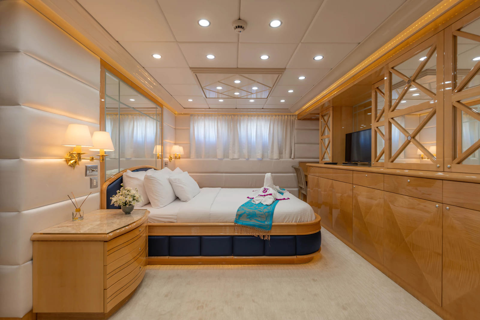 VIP-каюта/VIP cabin