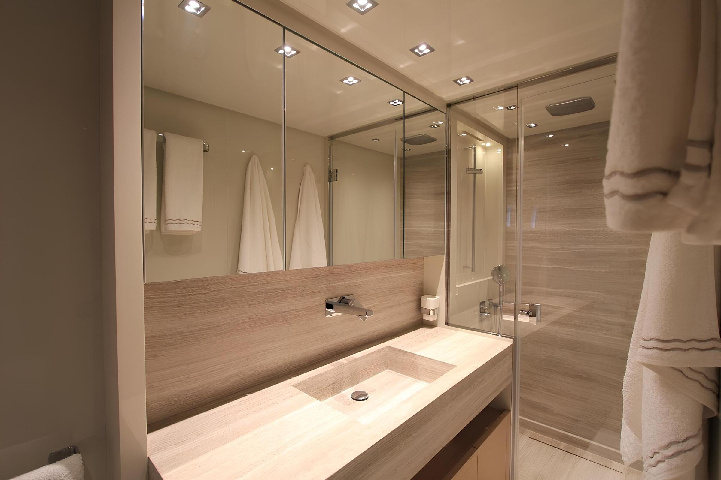 Санузел владельца/Master bathroom