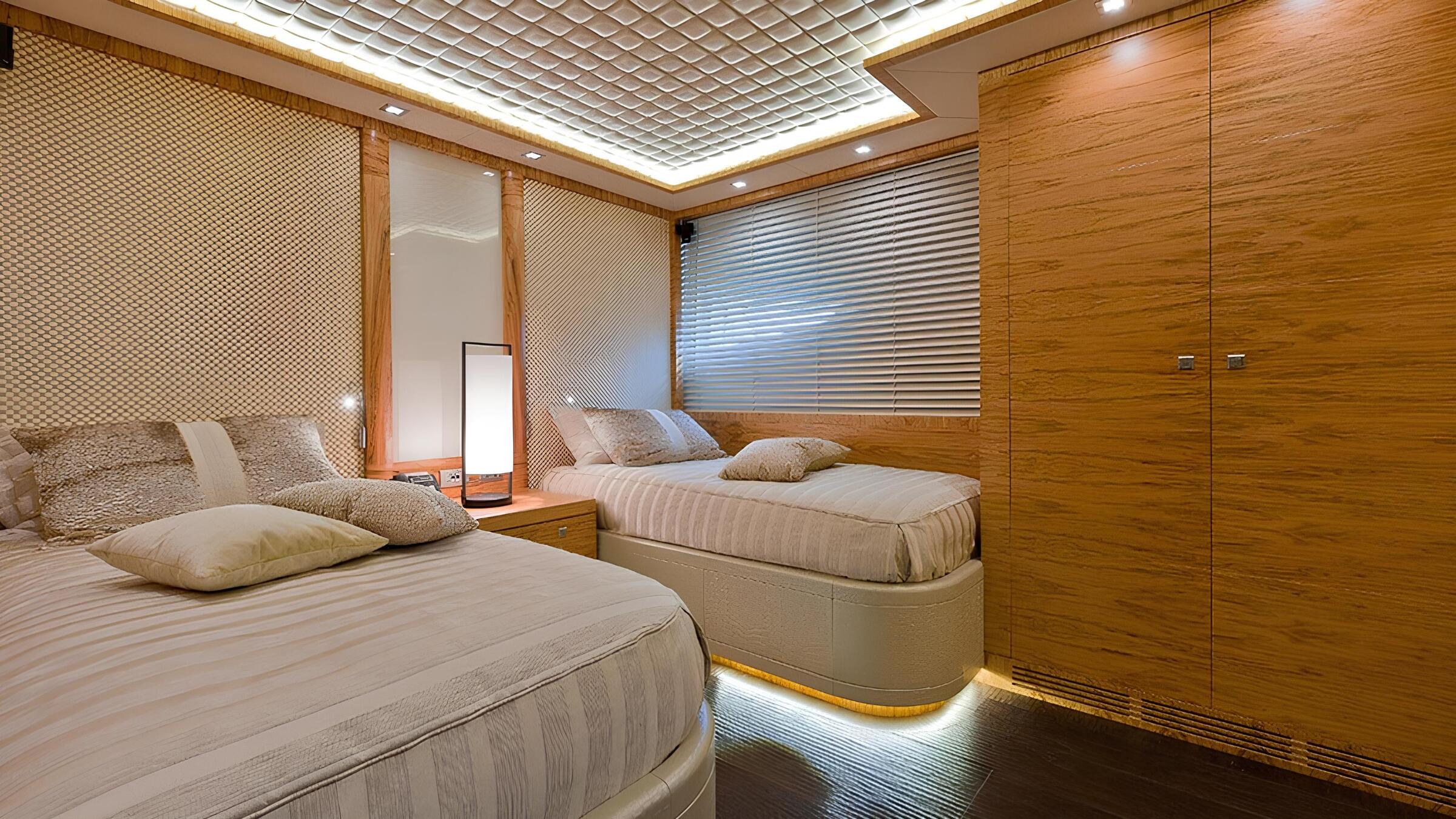 VIP-каюта/VIP cabin