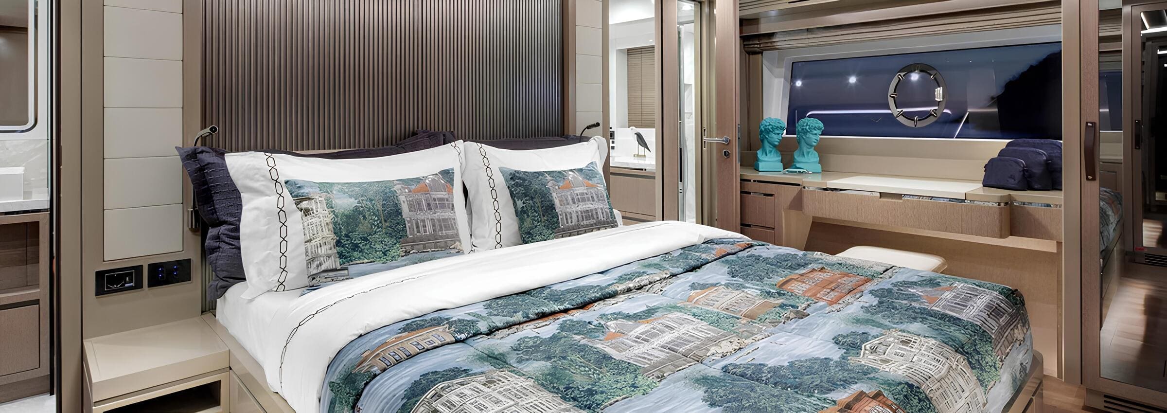 VIP-каюта/VIP cabin
