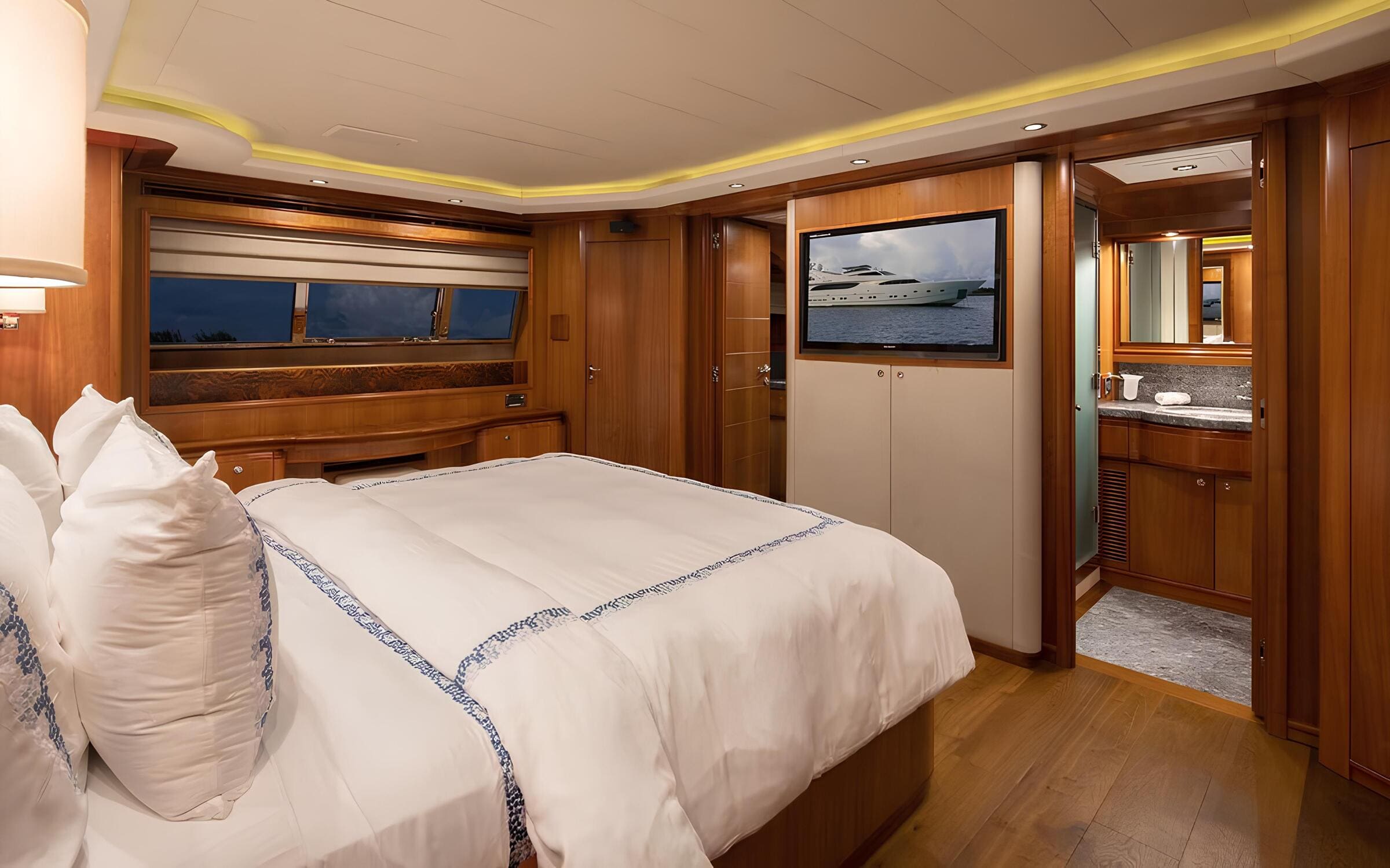 VIP-каюта/VIP cabin