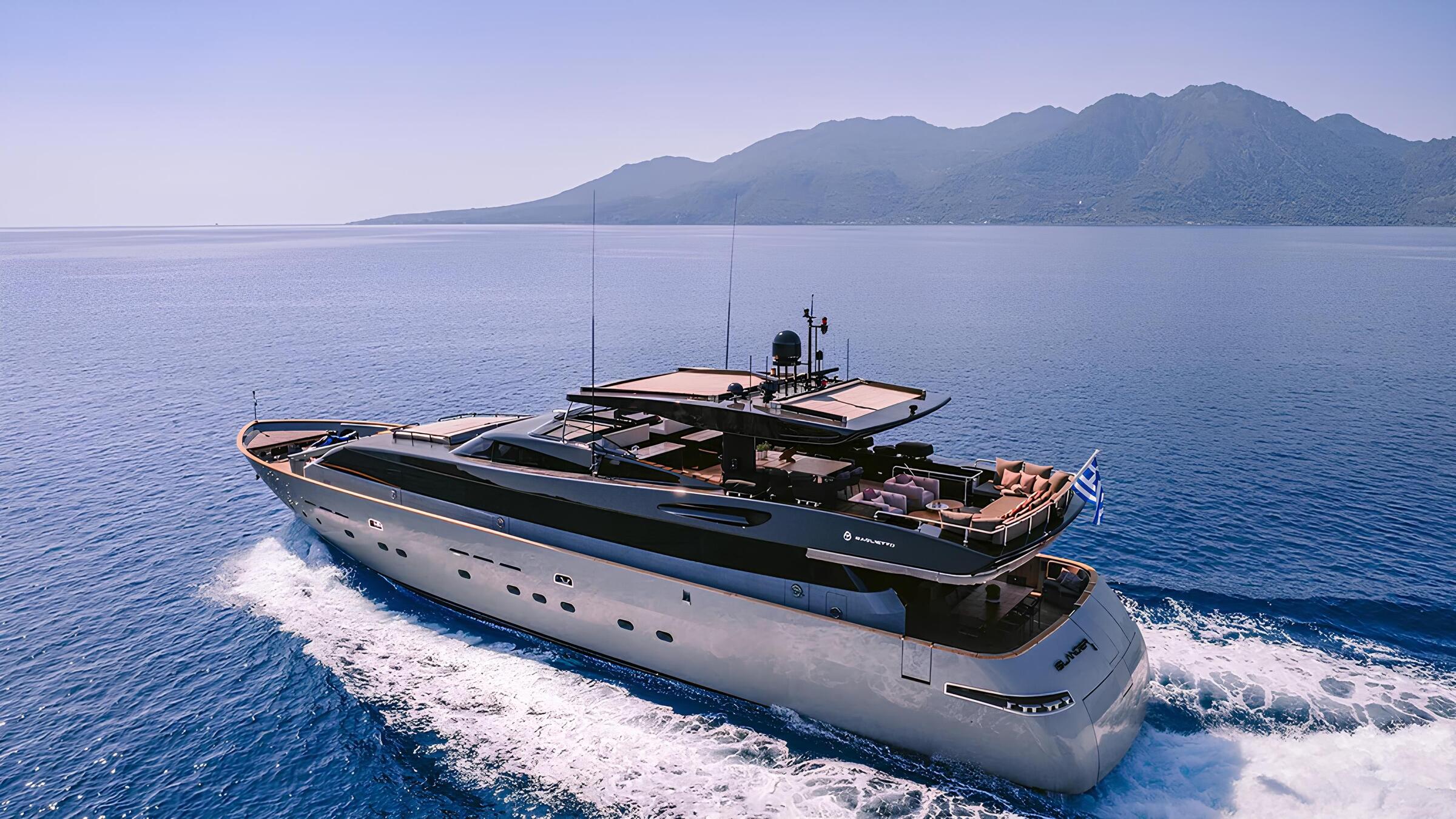 Экстерьер Baglietto 33M 2002 MY ISLANDER II/Exterior Baglietto 33M 2002 MY ISLANDER II