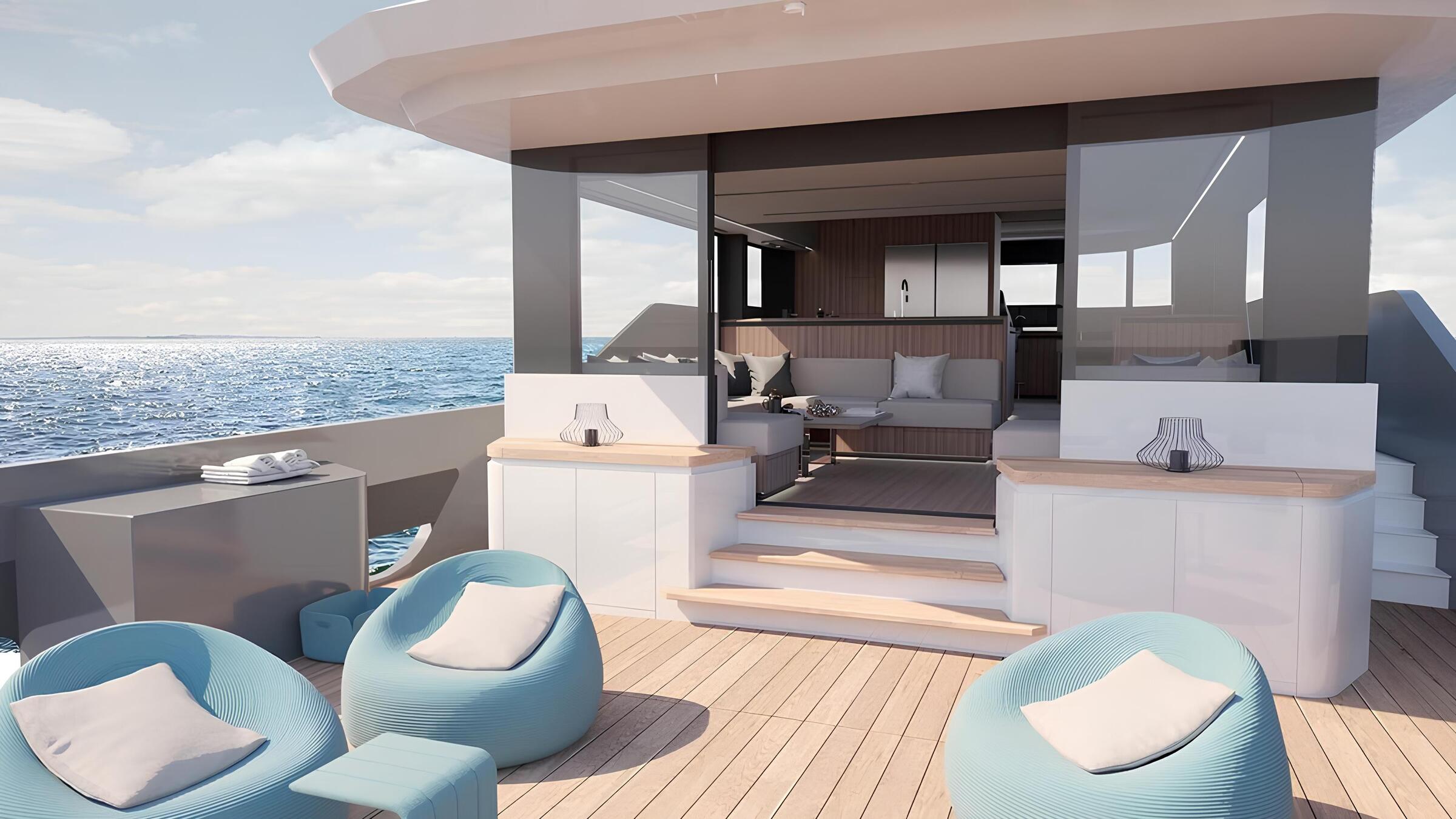 Зона отдыха на корме главной палубы/Aft main deck lounge area