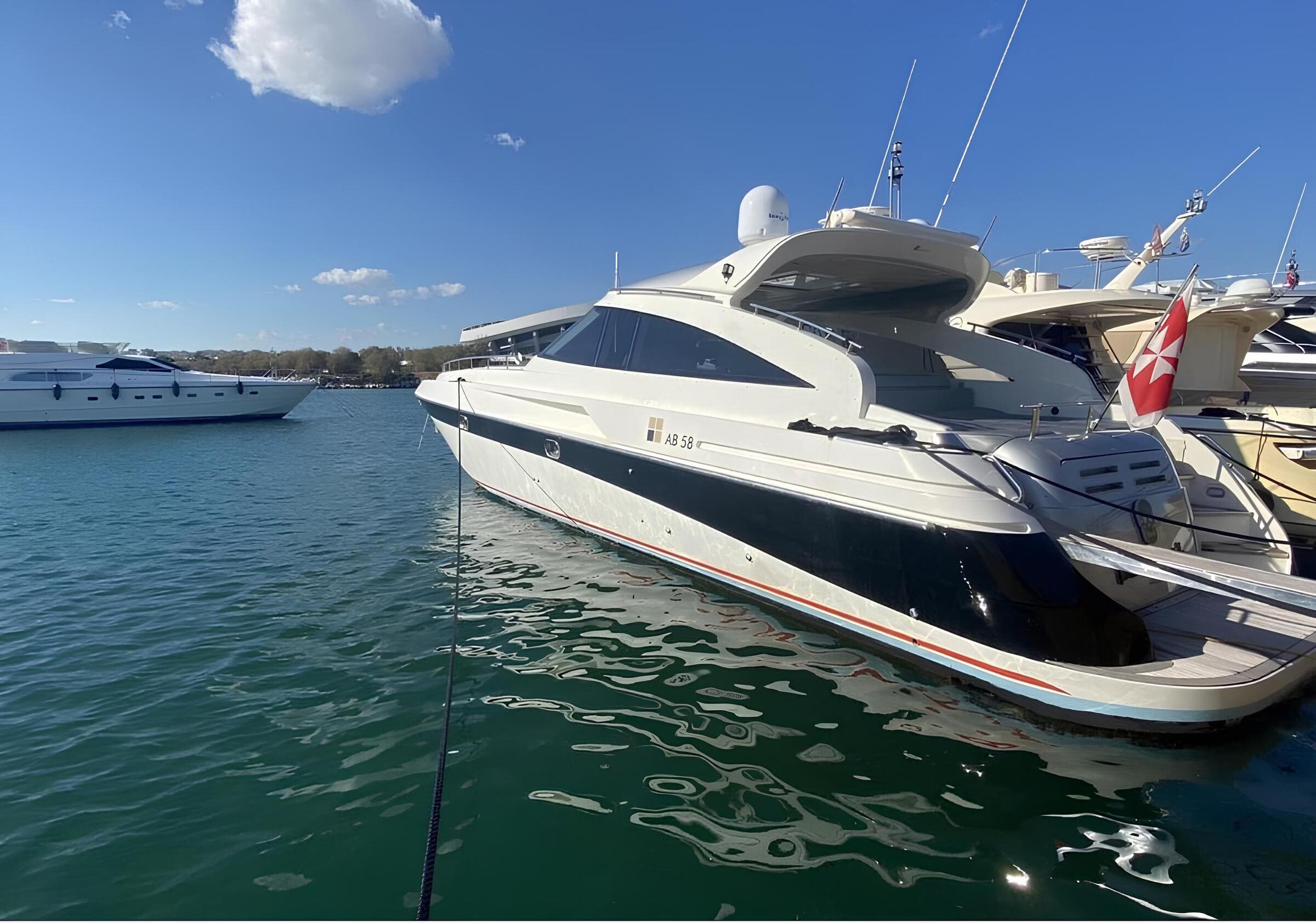 Экстерьер AB Yachts 58 1999 MY DISCO VOLANTE/Exterior AB Yachts 58 1999 MY DISCO VOLANTE
