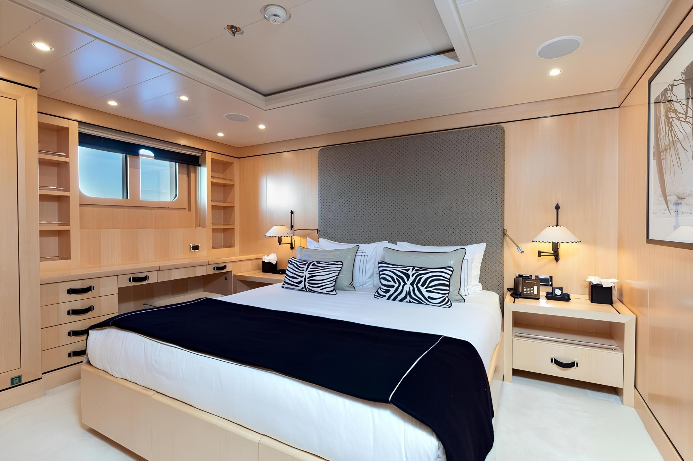 VIP-каюта/VIP cabin