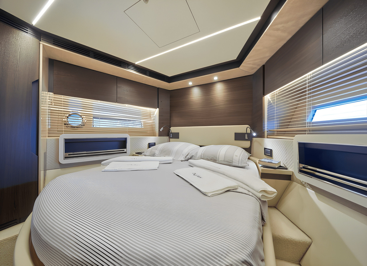 VIP-каюта/VIP cabin