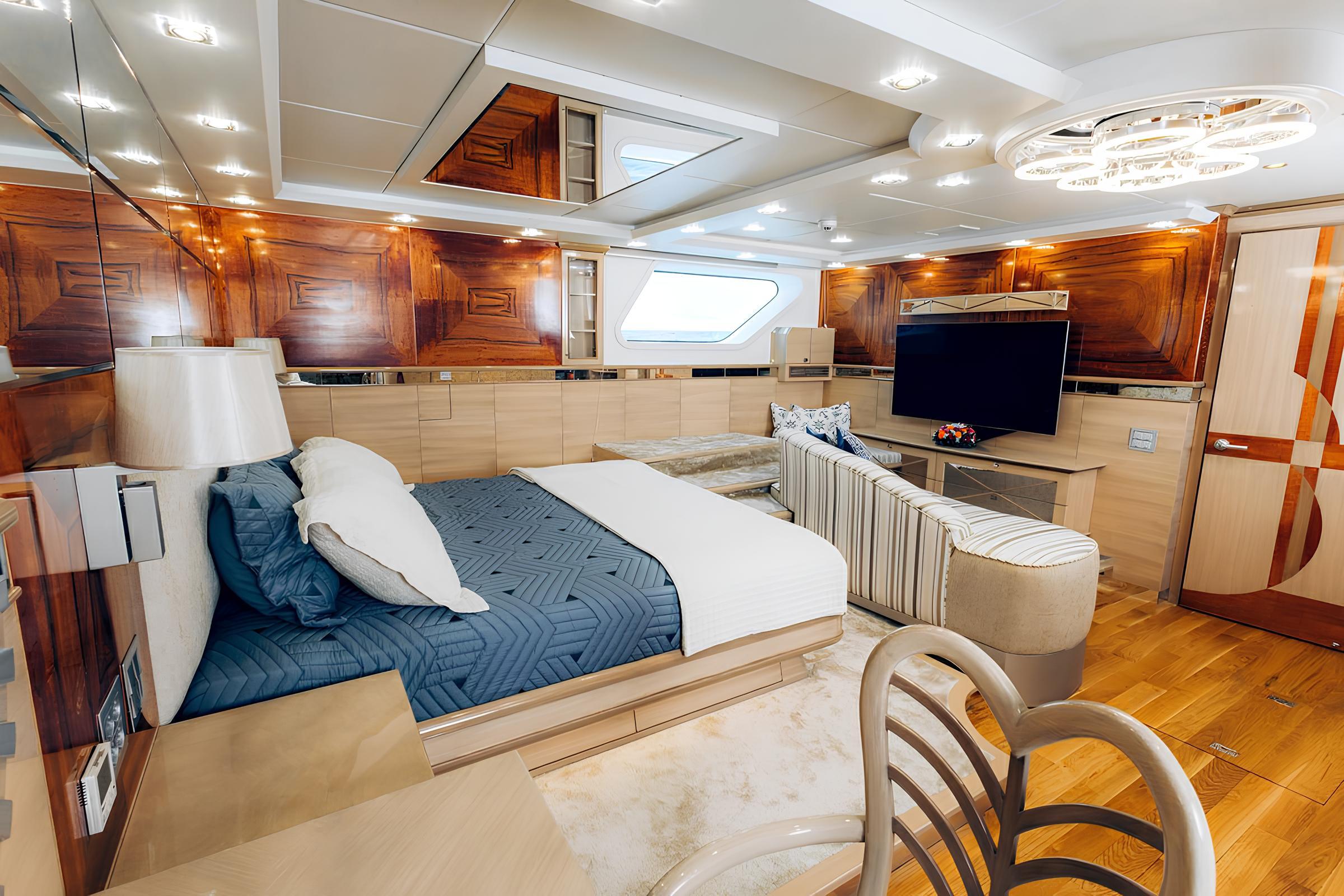 VIP-каюта/VIP cabin