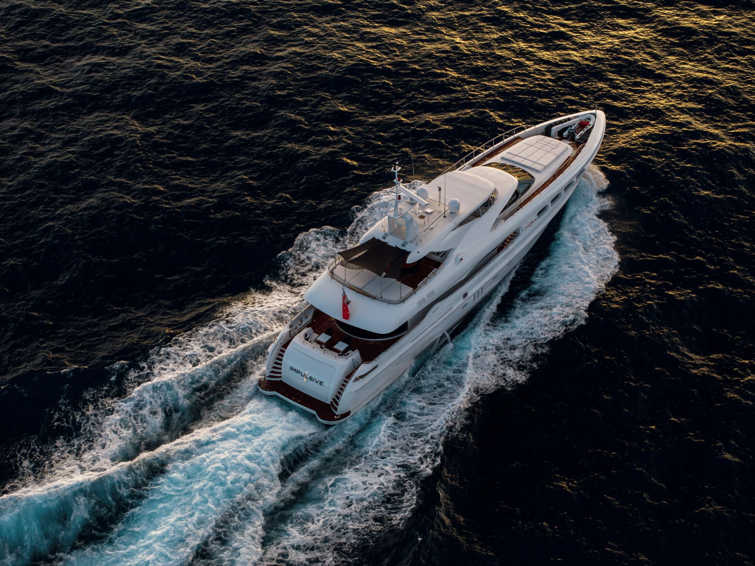 Экстерьер Mondomarine 40M 2007 MY IMPULSIVE/Exterior Mondomarine 40M 2007 MY IMPULSIVE