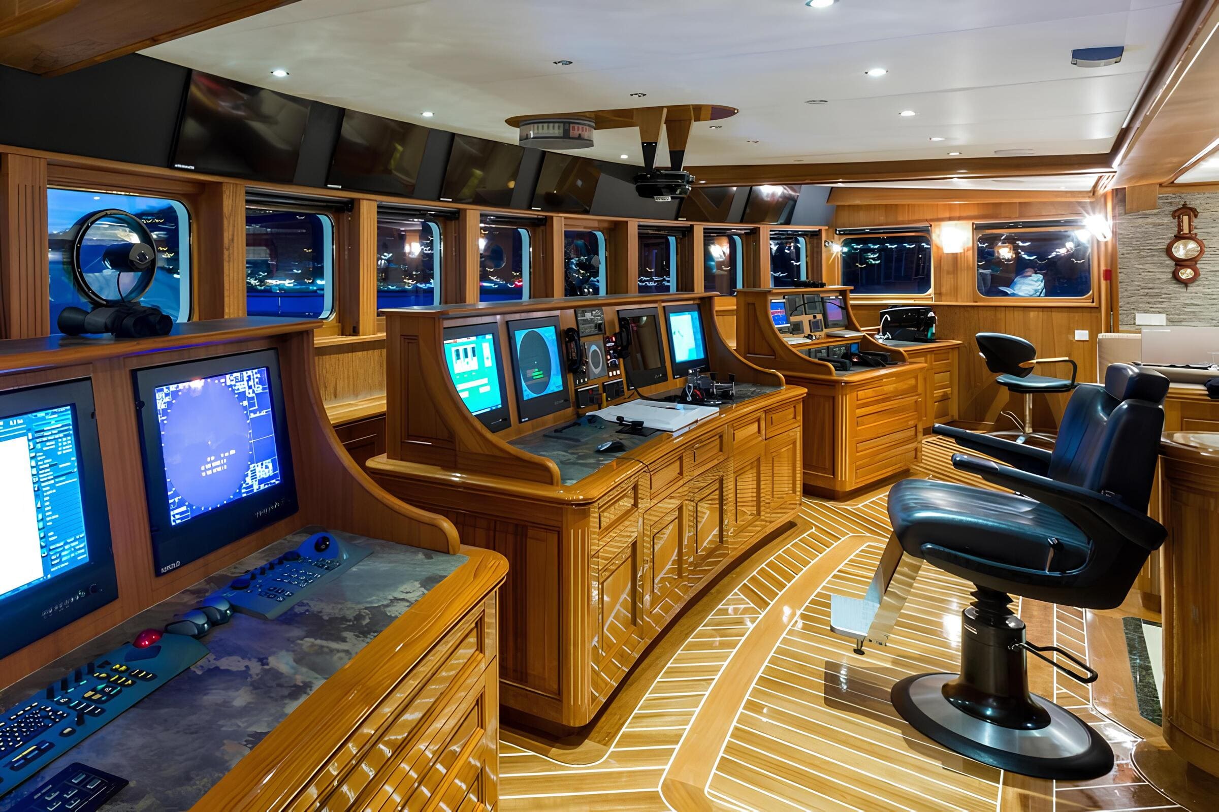 Главный пост управления/Main helm station