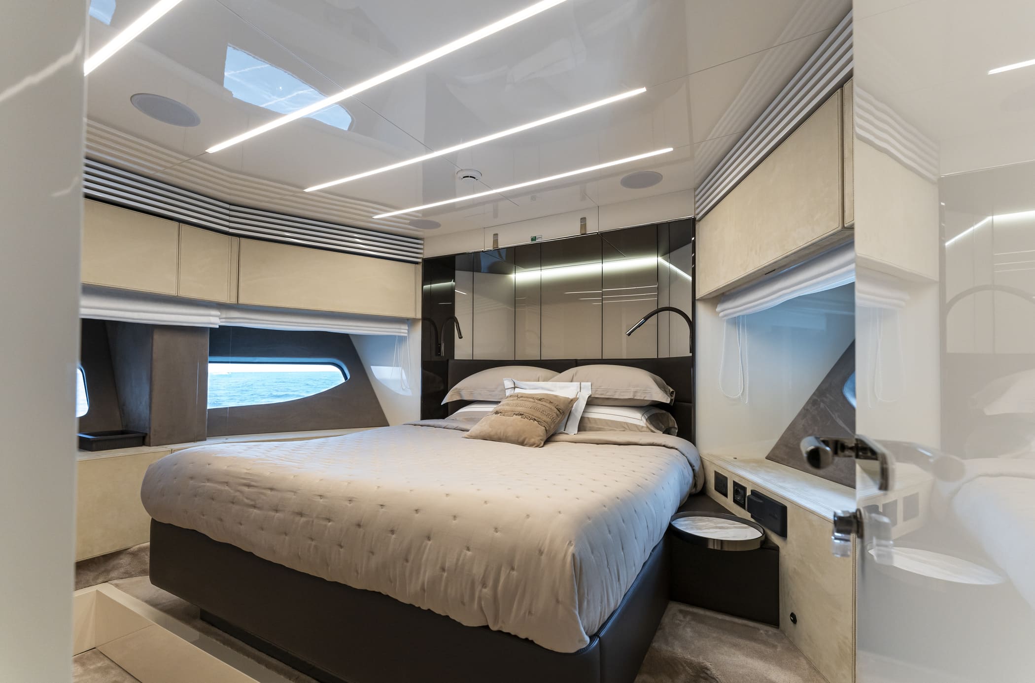 VIP-каюта/VIP cabin