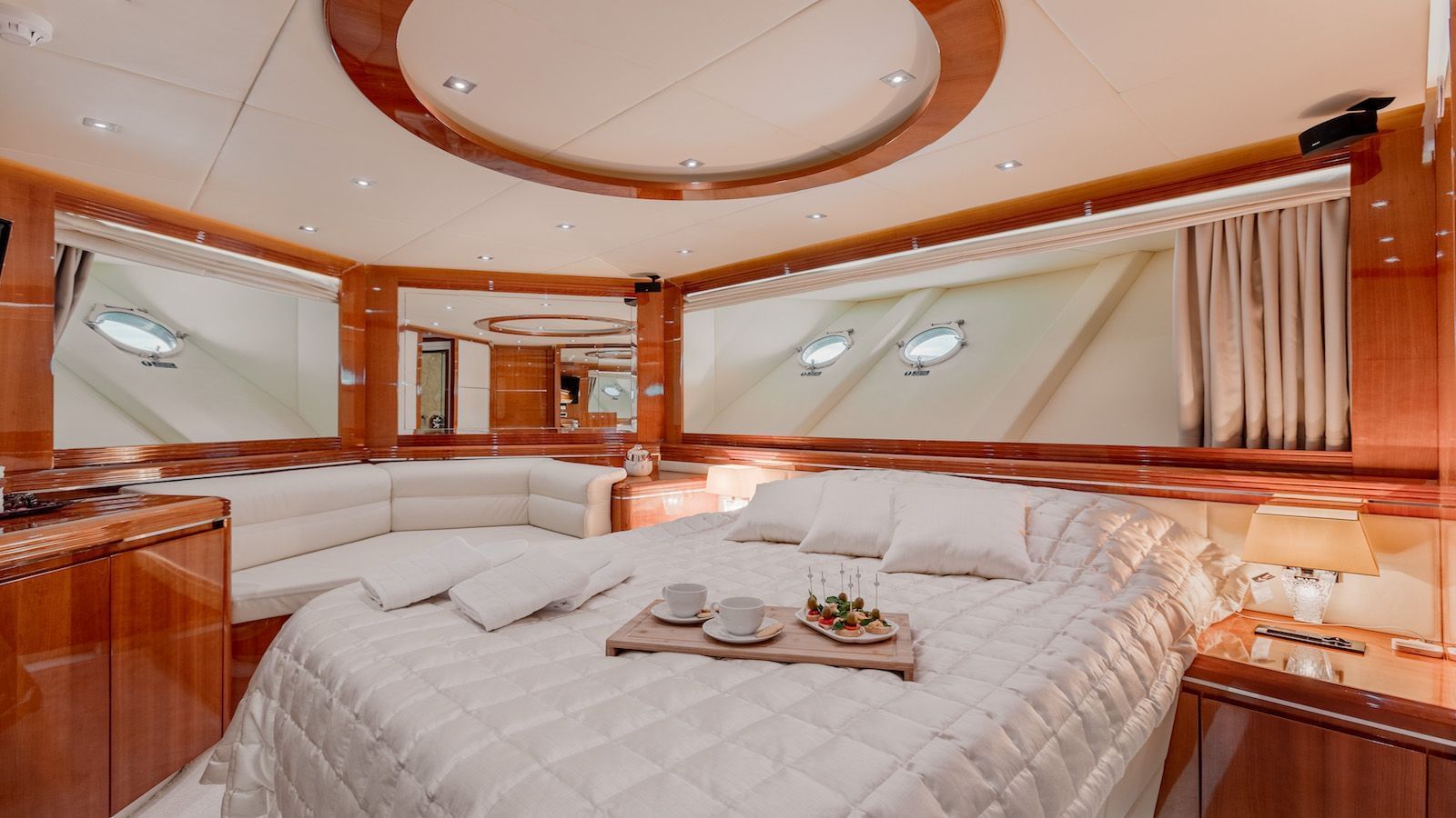 VIP-каюта/VIP cabin