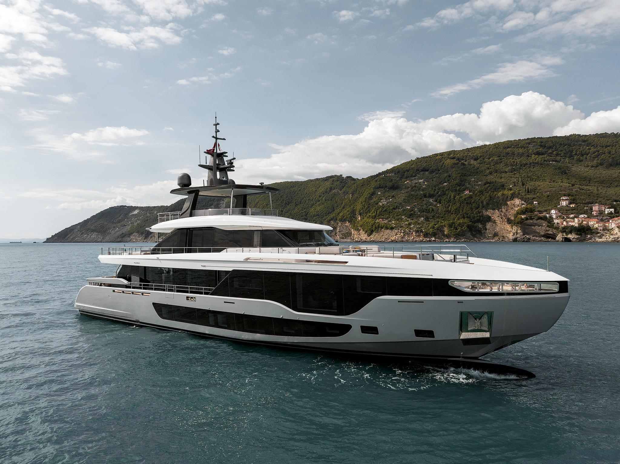 Экстерьер Azimut Grande 36M NEW/Exterior Azimut Grande 36M NEW