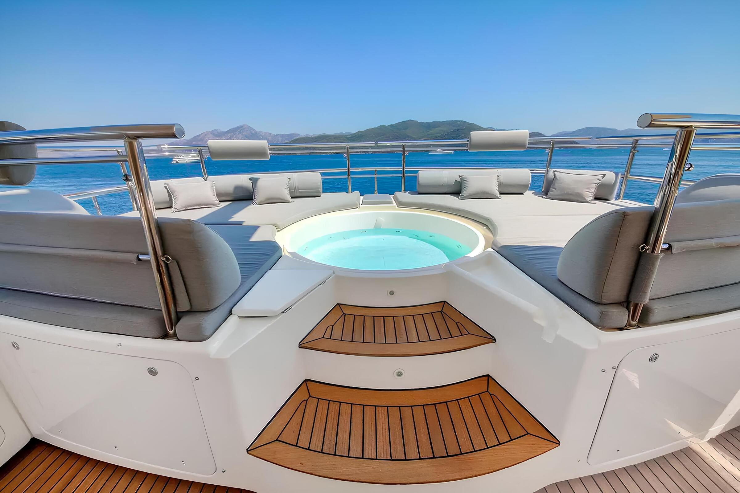 Джакузи на сандеке/Sundeck jacuzzi