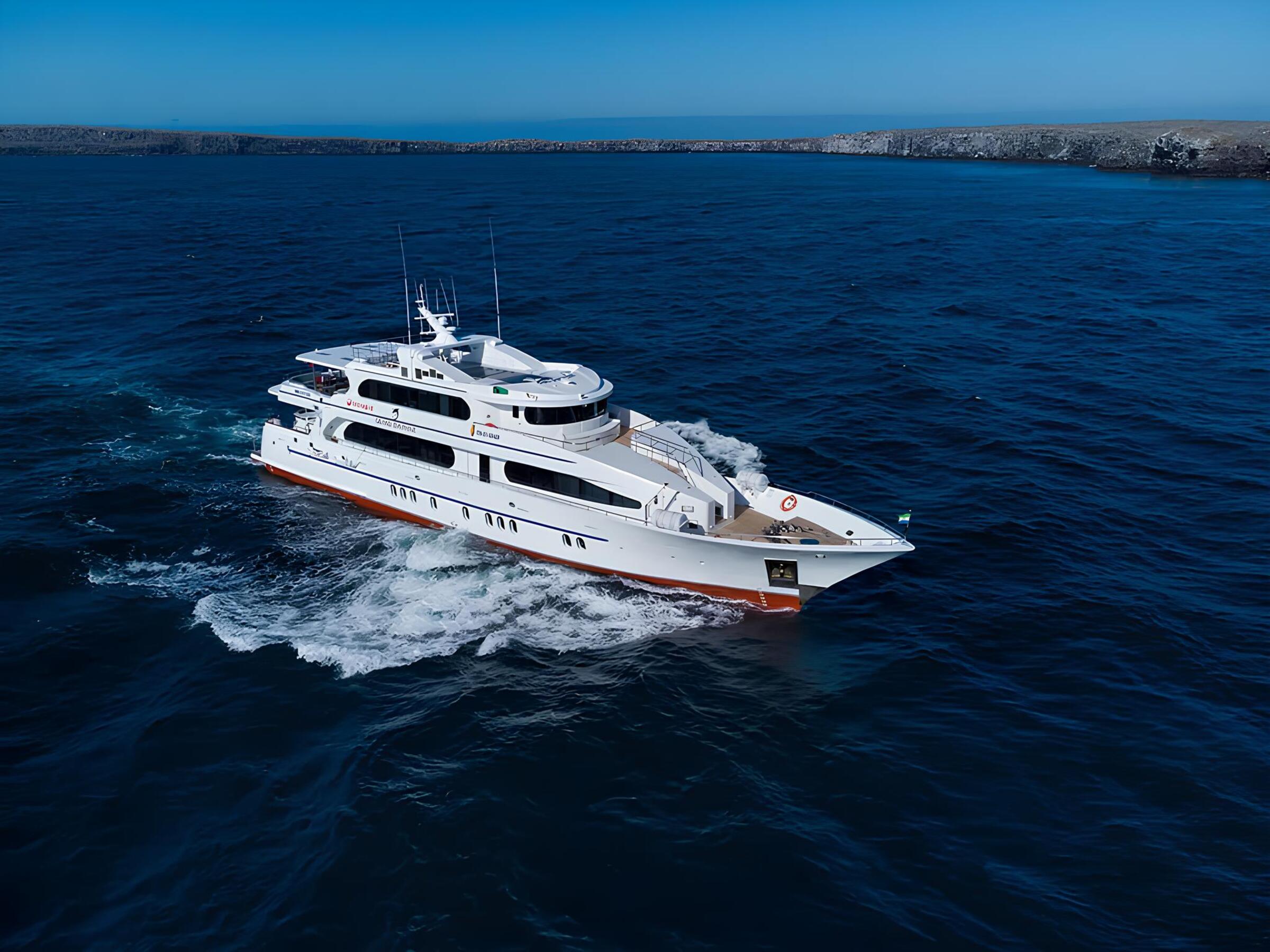Экстерьер Broward Marine 130' 2011 MY GRAND DAPHNE/Exterior Broward Marine 130' 2011 MY GRAND DAPHNE