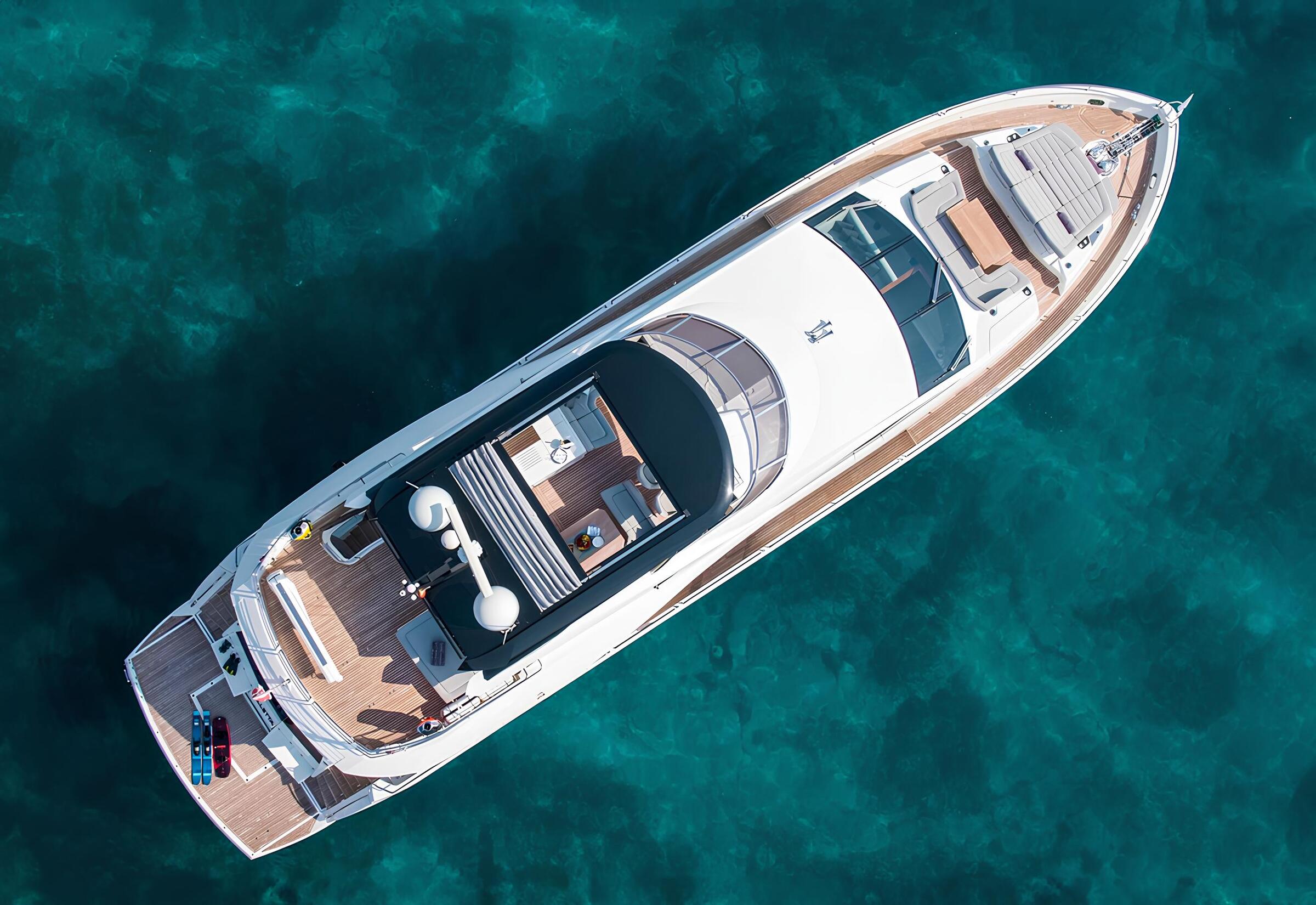 Экстерьер Sunseeker 86 Yacht 2015 MY EJ 1/Exterior Sunseeker 86 Yacht 2015 MY EJ 1