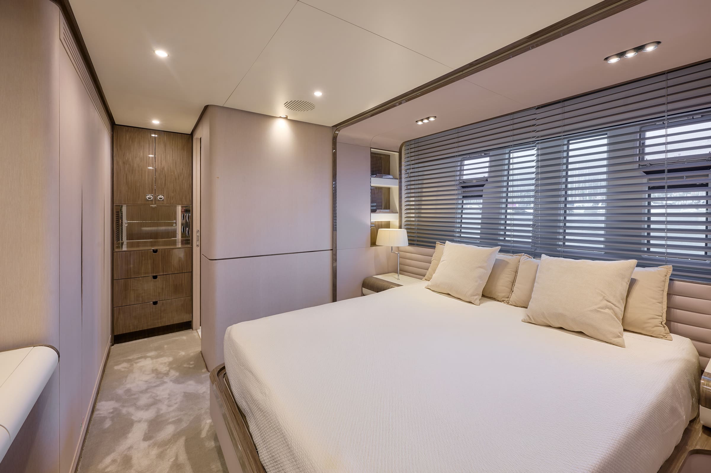 VIP-каюта/VIP cabin