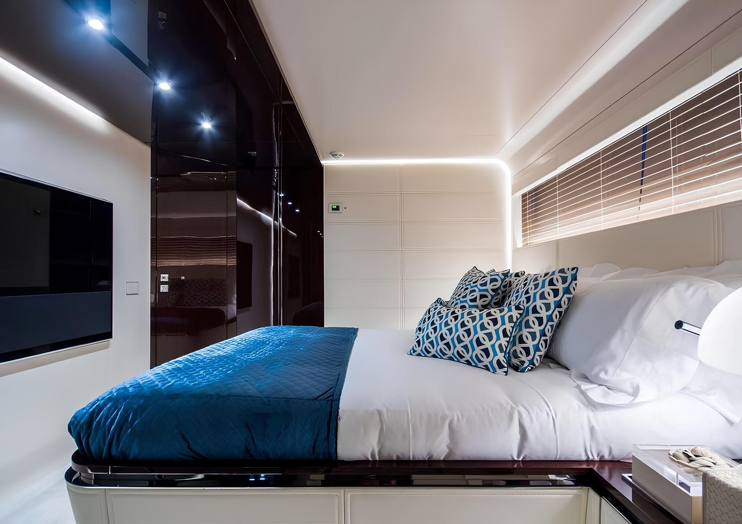VIP-каюта/VIP cabin